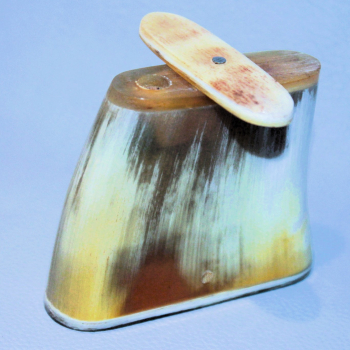 Tabakdose aus Horn mit Schiebedeckel